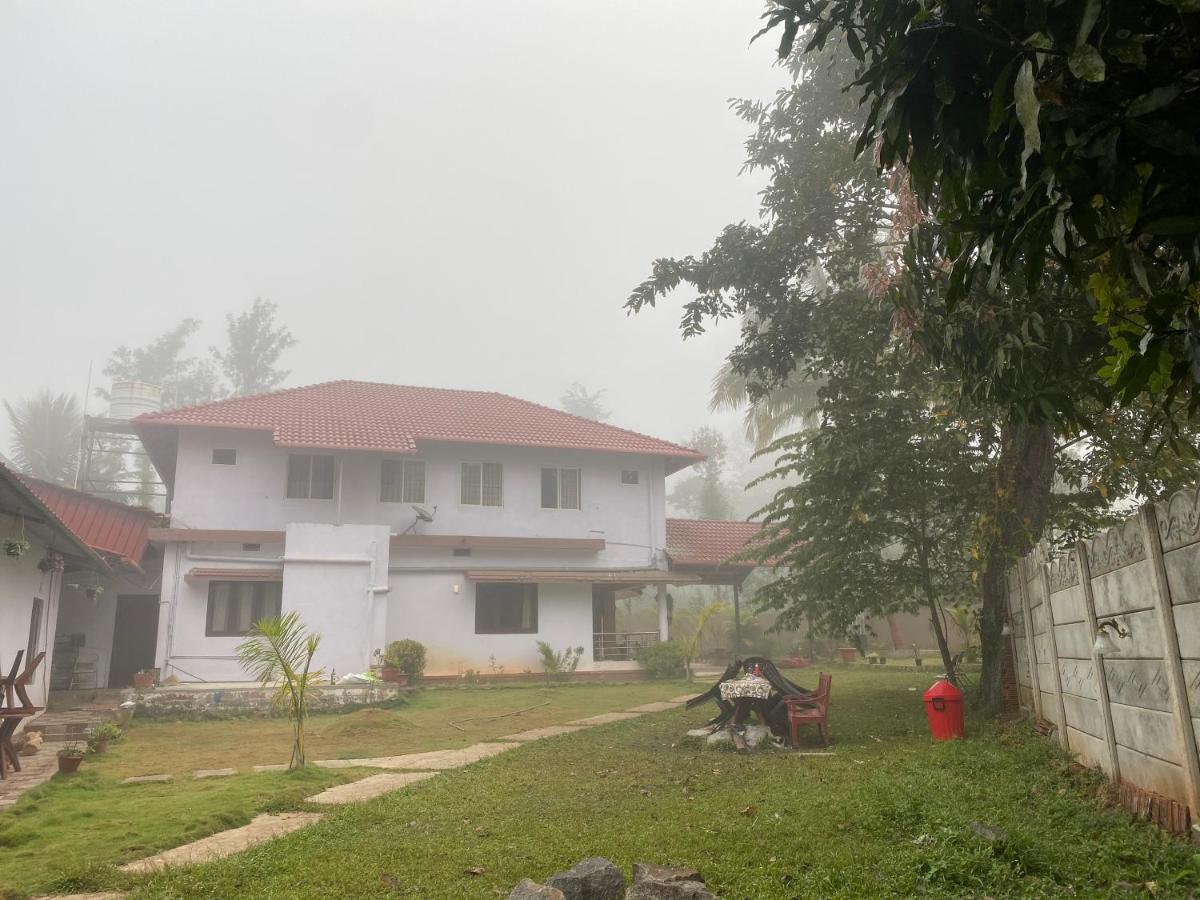 Greenhouse Homestay Siddapura  Exterior photo