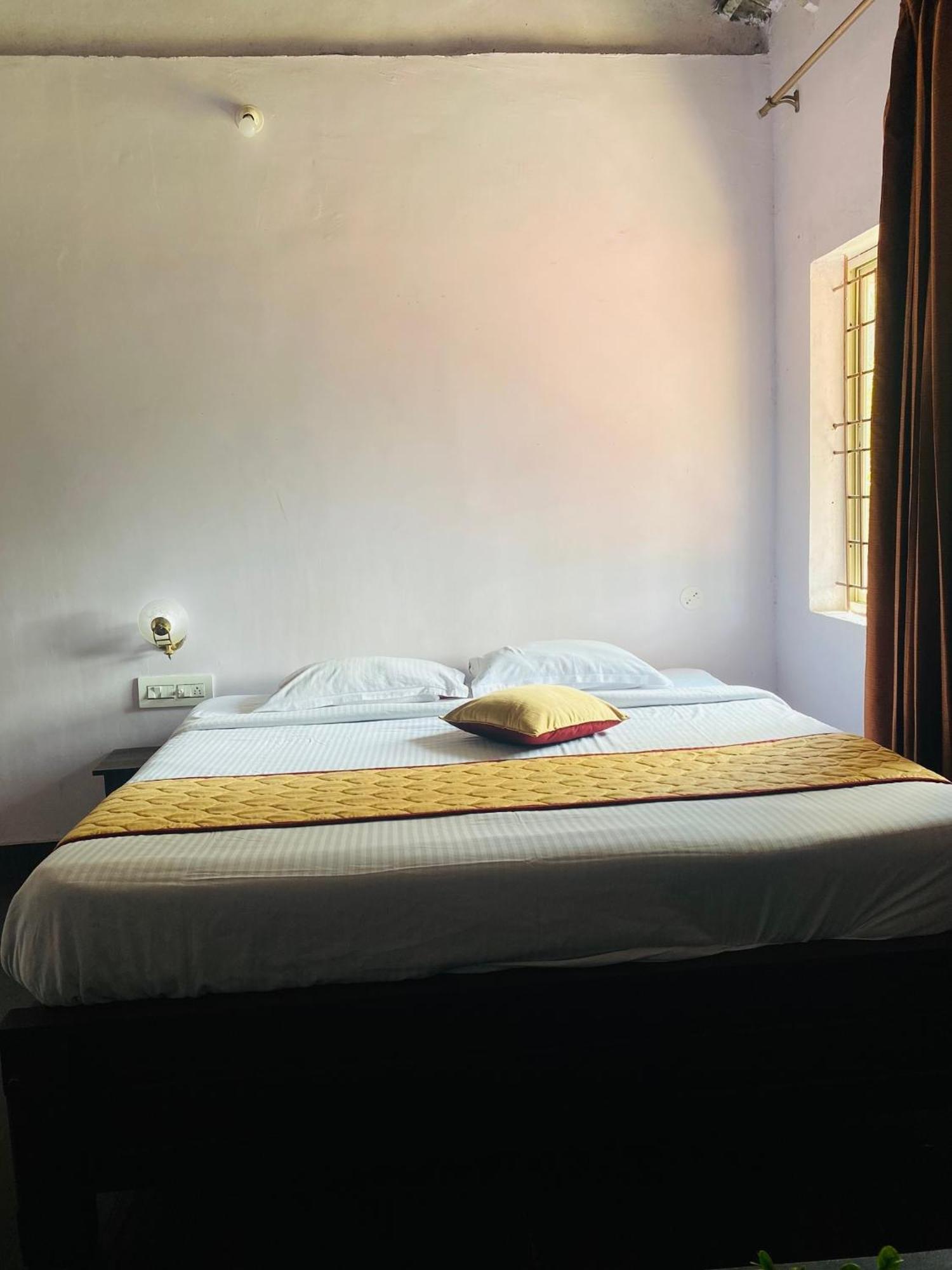 Greenhouse Homestay Siddapura  Exterior photo