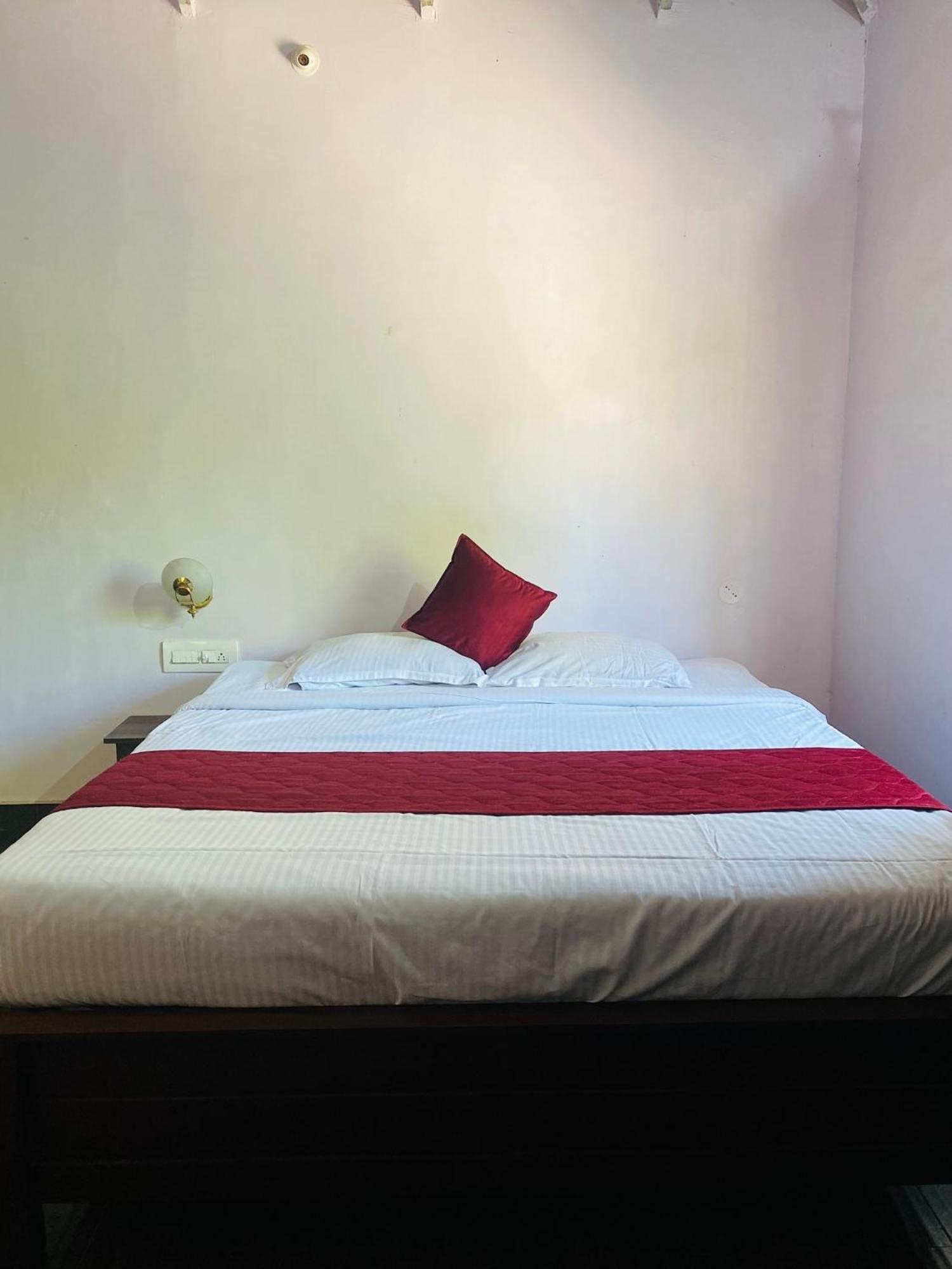 Greenhouse Homestay Siddapura  Exterior photo