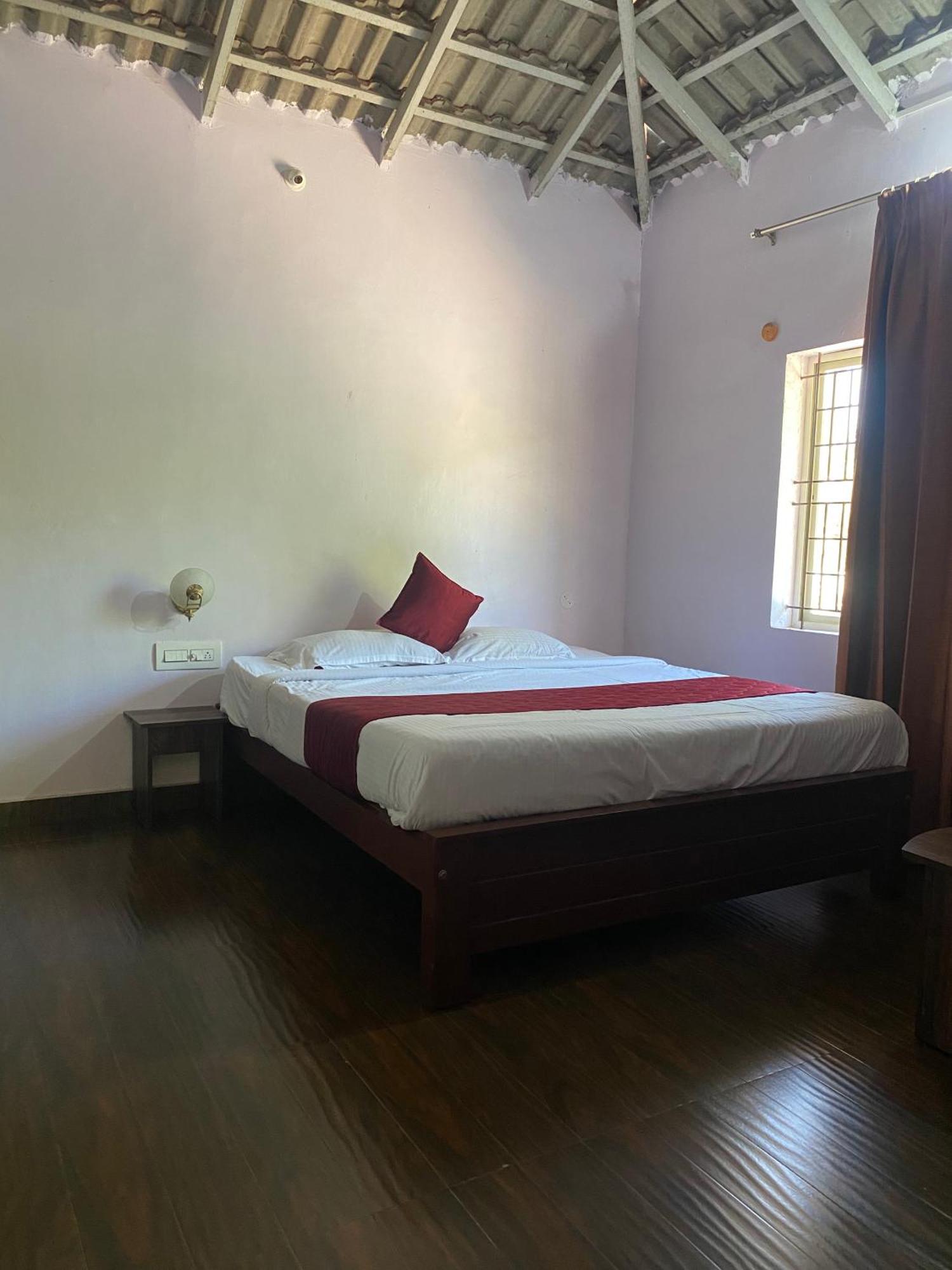 Greenhouse Homestay Siddapura  Exterior photo
